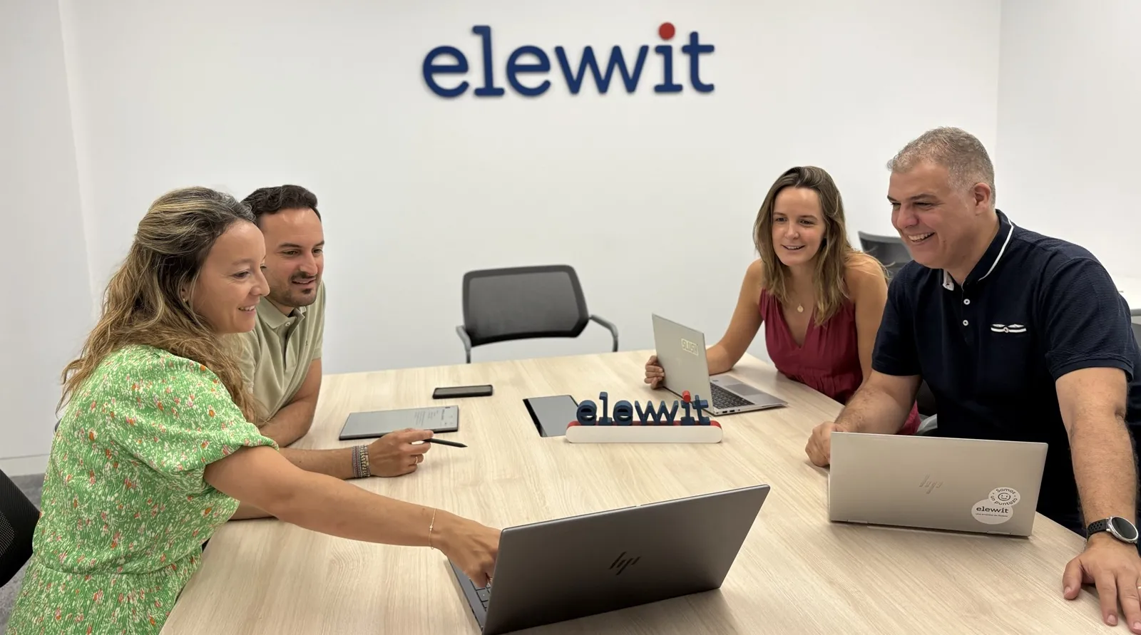 Trabajadores de elewit