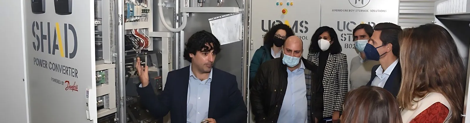 The hybrid storage with grid-forming control project, promoted by Red Eléctrica and Iberdrola, focused on the development and laboratory evaluation of an innovative storage system with grid-forming control. The results have demonstrated the system's capacity to operate in GFM mode, providing, among other services, power regulation, load-feeding islanded functioning, service restoration, oscillation damping and inertia emulation