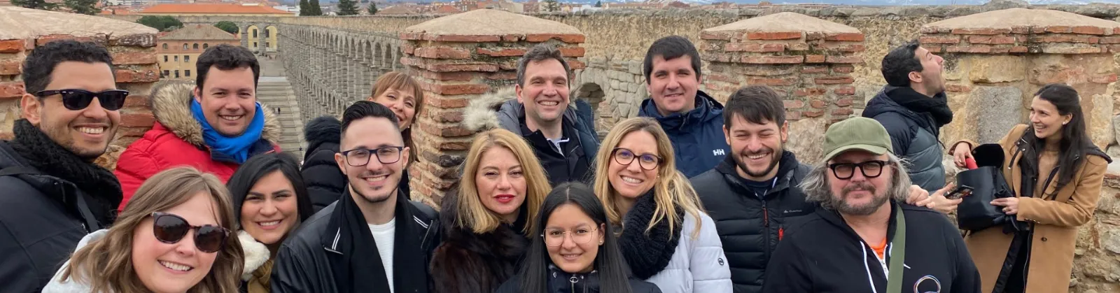 Navgar está revolucionando las operaciones empresariales a través de su plataforma que permite la colaboración fluida entre agentes de IA y equipos humanos.