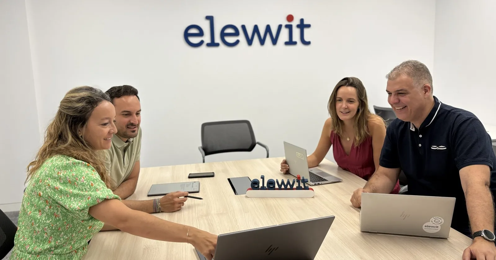Trabajadores de elewit